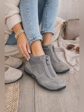 Easy Spirit Gray Ankle Booties with Front Zip